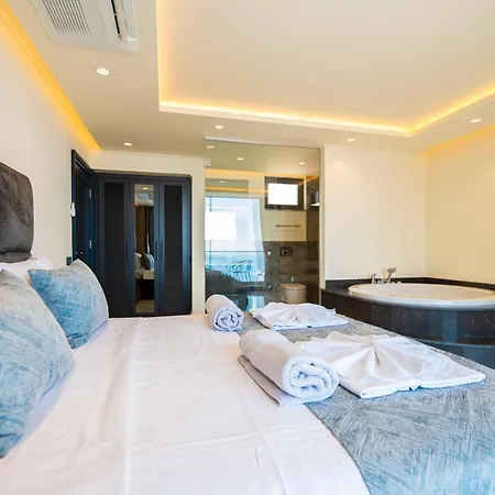 Dexter Villa *